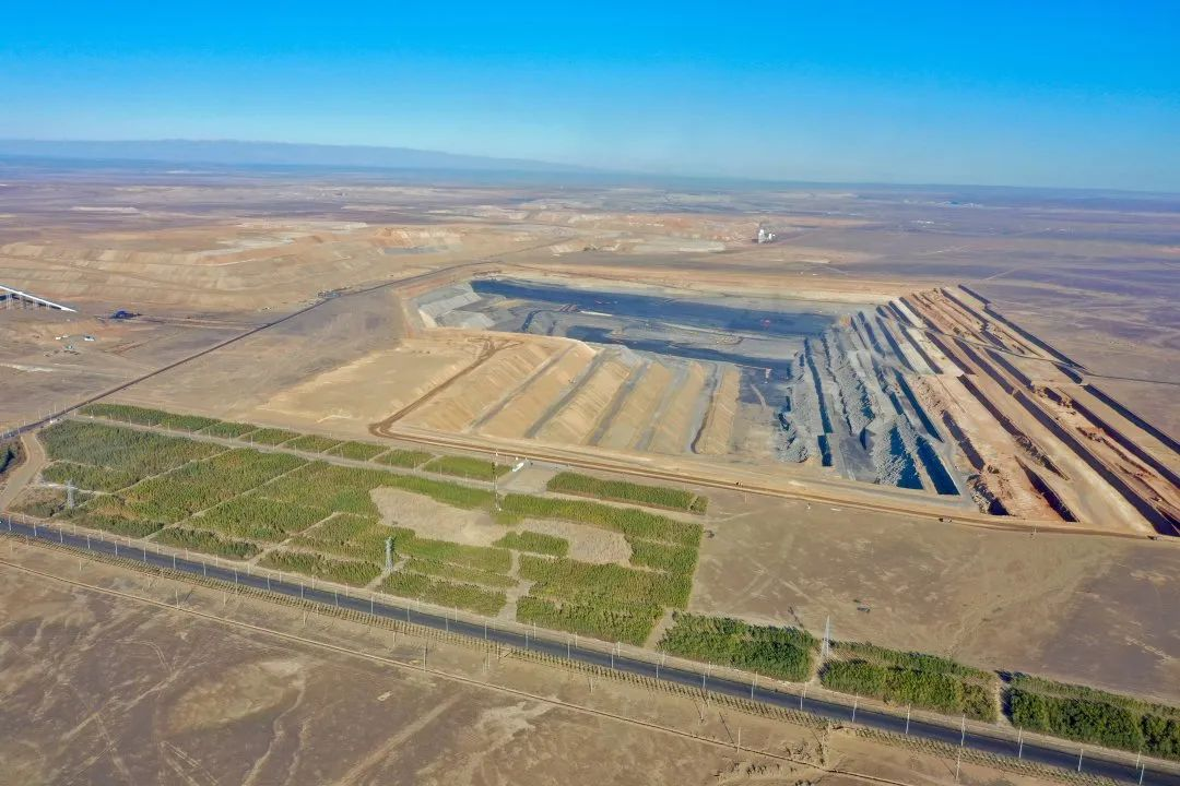 Coal Mine in Sandstorms